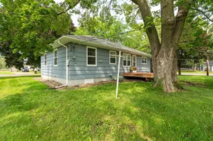 801 4th Ave SW, Wells, MN 56097 - Photo 20