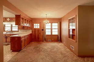 801 4th Ave SW, Wells, MN 56097 - Photo 4