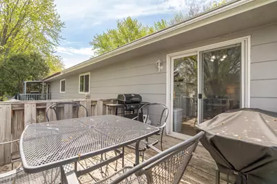 1031 Eastview Circle, Shakopee, MN 55379 - Photo 16