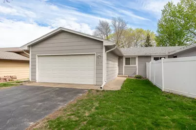 1031 Eastview Circle, Shakopee, MN 55379 - Photo 1