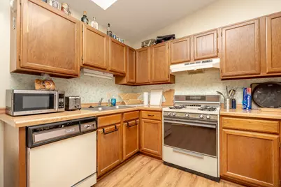 1031 Eastview Circle, Shakopee, MN 55379 - Photo 6