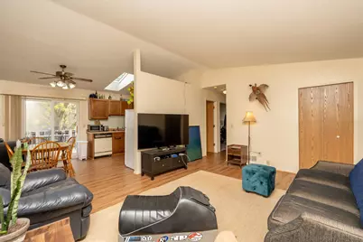 1031 Eastview Circle, Shakopee, MN 55379 - Photo 4
