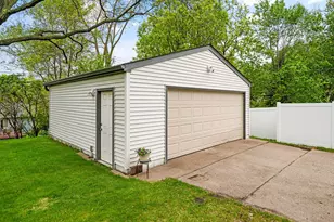 1050 County Road B2 W, Roseville, MN 55113 - Photo 38