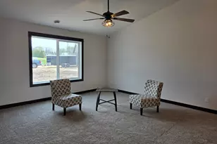 1381 Cullen St, Saint Peter, MN 56082 - Photo 8