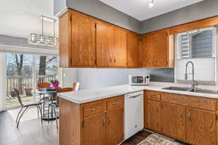 5542 Rowland Rd, Hopkins, MN 55343 - Photo 16