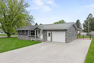 302 2nd St NW, Byron, MN 55920 - Photo 4