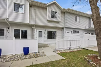 1521 34 1/2 Avenue S, Fargo, ND 58104 - Photo 2