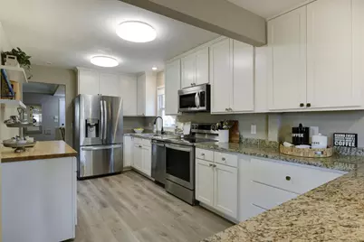 3435 Zenith Avenue N, Robbinsdale, MN 55422 - Photo 12