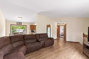 6237 Kalenda Ln NE, Albertville, MN 55301 - Photo 4