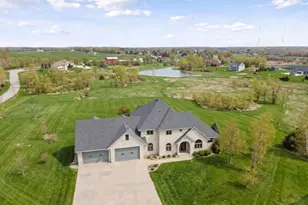 20951 Prairie Hills Ln, Prior Lake, MN 55372 - Photo 4