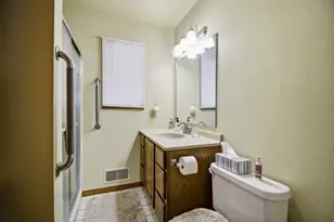 914 13th Ave SE, Austin, MN 55912 - Photo 18