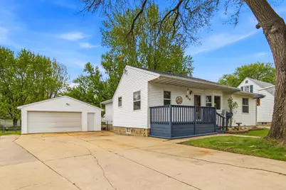 914 13th Avenue SE, Austin, MN 55912 - Photo 2
