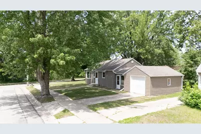 401 13th Avenue NE, Austin, MN 55912 - Photo 2