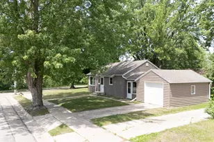 401 13th Ave NE, Austin, MN 55912 - Photo 2