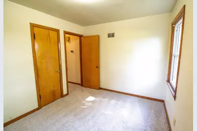 401 13th Avenue NE, Austin, MN 55912 - Photo 12