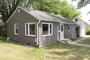 401 13th Ave NE, Austin, MN 55912 - Photo 1
