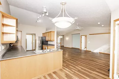 2451 Madison Square Drive S, Fargo, ND 58104 - Photo 20