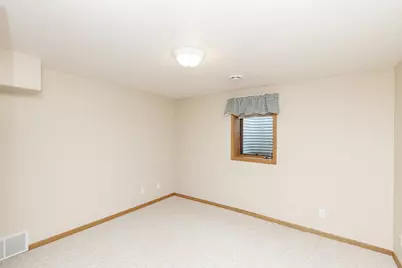 2451 Madison Square Drive S, Fargo, ND 58104 - Photo 38