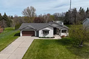 126 W Hilltop Dr, Fergus Falls, MN 56537 - Photo 1