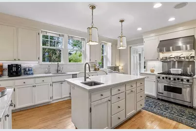 2240 W Lake Of The Isles Parkway, Minneapolis, MN 55405 - Photo 24