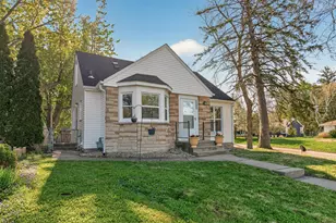 3200 Ewing Ave N, Robbinsdale, MN 55422 - Photo 2