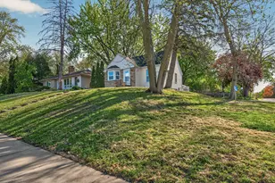 3200 Ewing Ave N, Robbinsdale, MN 55422 - Photo 4