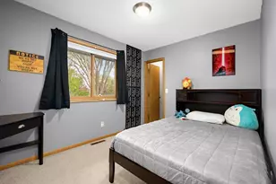 4414 Urbandale Ct N, Plymouth, MN 55446 - Photo 16