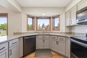 6989 Wyndham Alcove, Woodbury, MN 55125 - Photo 4