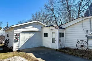 206 6th St NW, Little Falls, MN 56345 - Photo 2