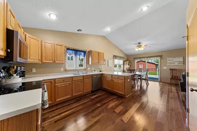 425 Hazeltine Place NE, Owatonna, MN 55060 - Photo 12