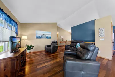425 Hazeltine Place NE, Owatonna, MN 55060 - Photo 6