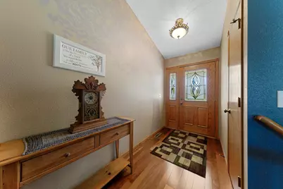 425 Hazeltine Place NE, Owatonna, MN 55060 - Photo 4