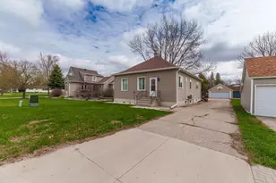 610 5th St, Hawley, MN 56549 - Photo 2