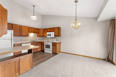 1895 Deer Hills Trail, Eagan, MN 55122 - Photo 4
