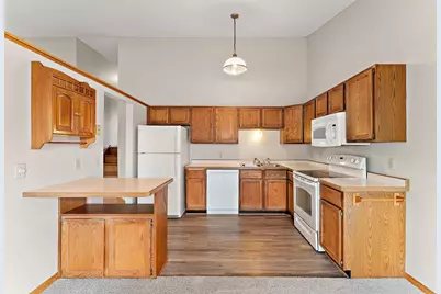 1895 Deer Hills Trail, Eagan, MN 55122 - Photo 2