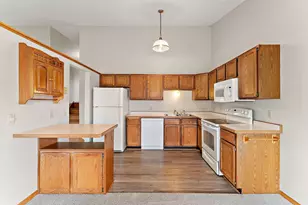 1895 Deer Hills Trail, Eagan, MN 55122 - Photo 2