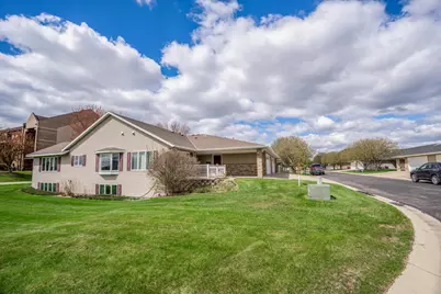 211 Valley View Drive SE, Willmar, MN 56201 - Photo 2