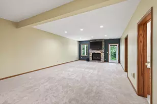 370 Mendota Road W, West Saint Paul, MN 55118 - Photo 40
