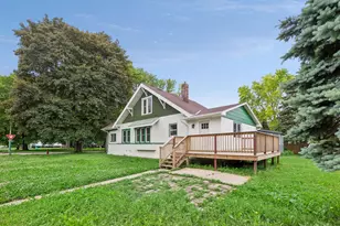 601 N Carver St, Winthrop, MN 55396 - Photo 1