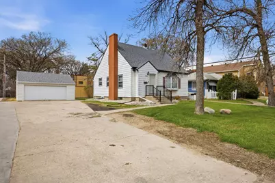 1621 8th Street S, Moorhead, MN 56560 - Photo 2