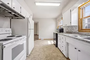1621 8th St S, Moorhead, MN 56560 - Photo 8