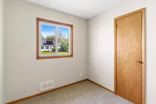 1611 E 87th St, Bloomington, MN 55425 - Photo 10