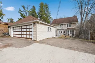 2327 E 4th St, Duluth, MN 55812 - Photo 2