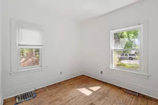 1655 Sheridan Ave N, Minneapolis, MN 55411 - Photo 16