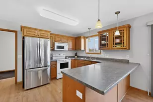 720 Riverwood Ct, Elgin, MN 55932 - Photo 14