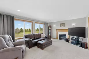 720 Riverwood Ct, Elgin, MN 55932 - Photo 8