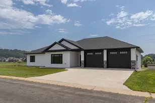 416 Brubaker Dr, Saint Charles, MN 55972 - Photo 1