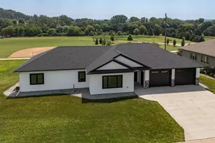 416 Brubaker Dr, Saint Charles, MN 55972 - Photo 2