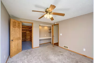 8106 Dakota Lane, Chanhassen, MN 55317 - Photo 14