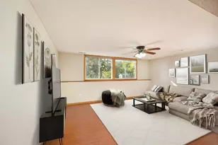 8106 Dakota Ln, Chanhassen, MN 55317 - Photo 12